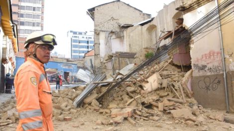 Vivienda colapsa en La Paz tras años de deterioro