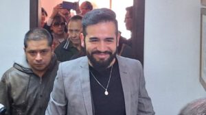 Edgar Villegas se declara perseguido político por denunciar fraude electoral en Bolivia