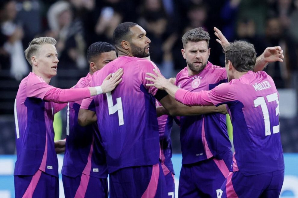 Dorsal 44 camisetas alemanas retiradas por polémica