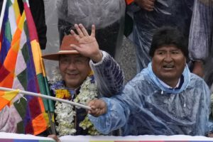 Luis Arce y Evo Morales criticados por falta de propuestas para Bolivia