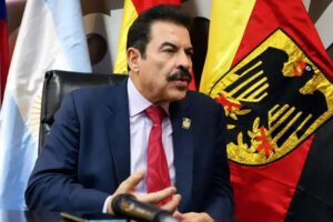 Manfred Reyes Villa sugiere no dar importancia a Evo Morales