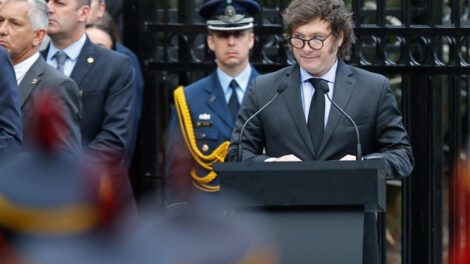 Javier Milei reclama soberanía en homenaje a caídos de Malvinas