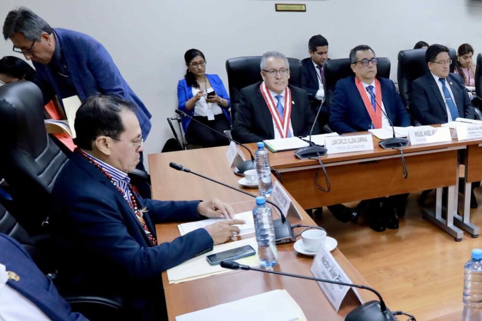 Dina Boluarte investigación sobre relojes Rolex y depósitos bancarios