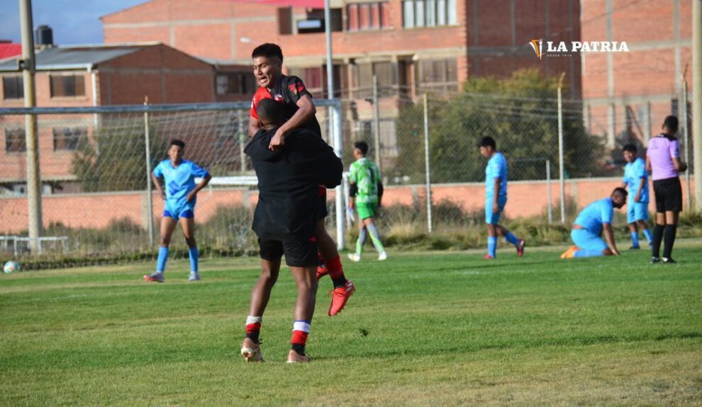Unión Huayllamarca avanza a semifinales tras vencer a Bolívar Antequera