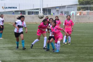 Torneo femenino de fútbol en Oruro