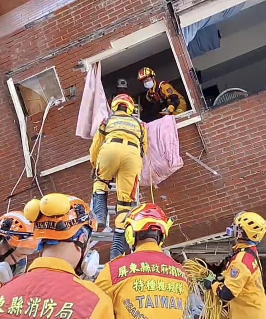 Terremoto en Taiwán deja mil personas atrapadas en montañas
