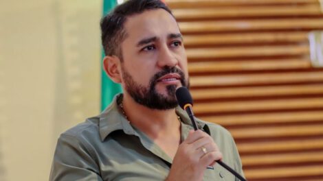 Cristhian Cámara Arratia, alcalde de Trinidad, acusado de corrupción