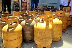 Acopio ilegal de garrafas en La Paz