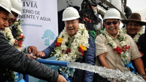 Luis Arce entrega obras en Bolivia
