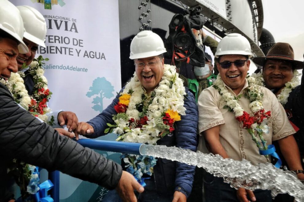 Luis Arce entrega obras en Bolivia