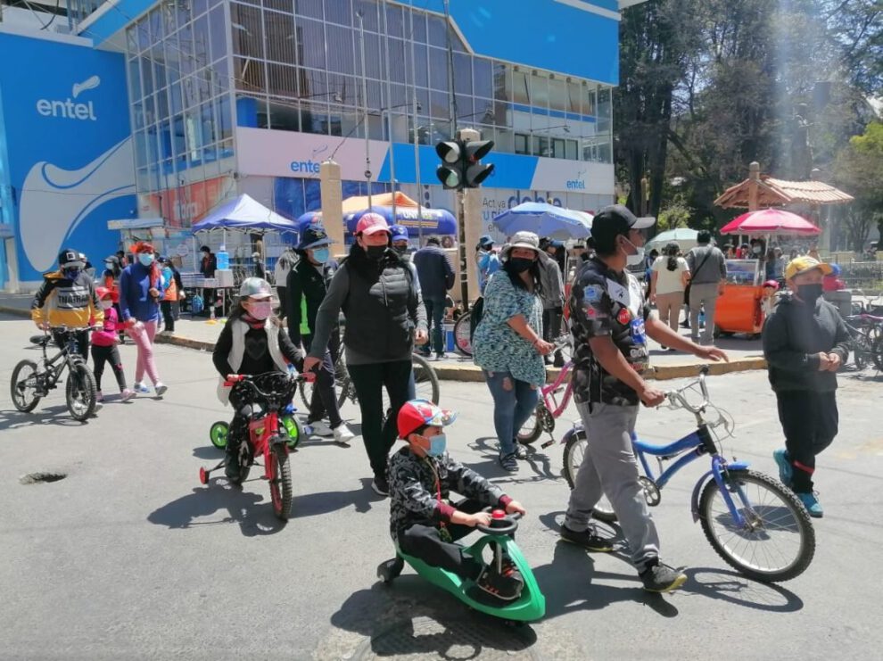 Oruro sin autos en jornada de actividades al aire libre