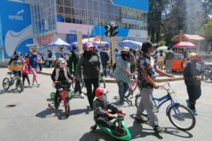 Oruro sin autos en jornada de actividades al aire libre
