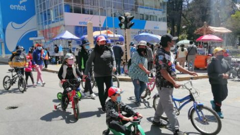 Oruro sin autos en jornada de actividades al aire libre