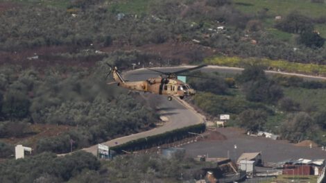 Hizbulá lanza cohetes contra bases militares israelíes