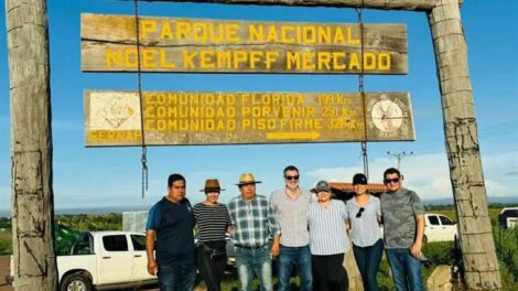 Asamblea Legislativa de Santa Cruz en Piso Firme
