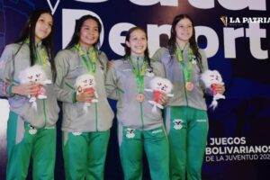 Bolivia gana oro en natación en los Juegos Bolivarianos de la Juventud