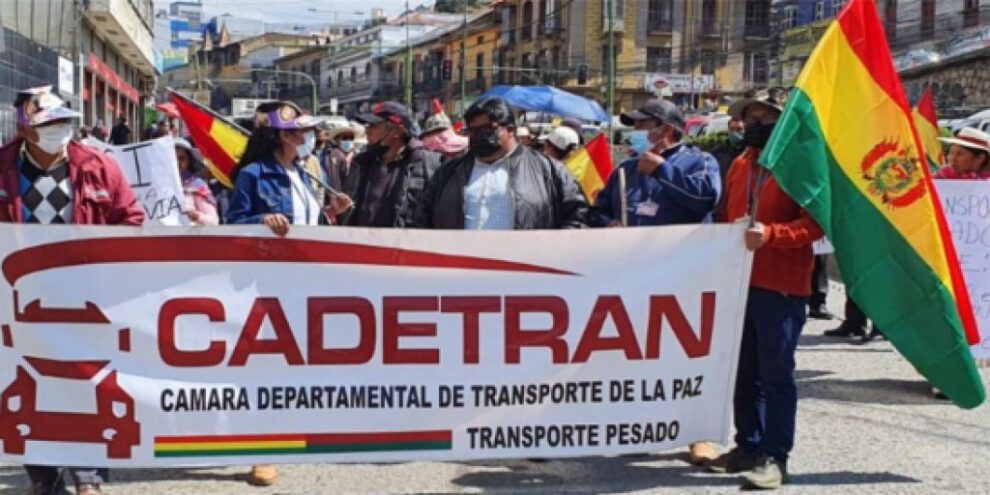 Transporte pesado en emergencia por muerte de transportistas en Paraguay