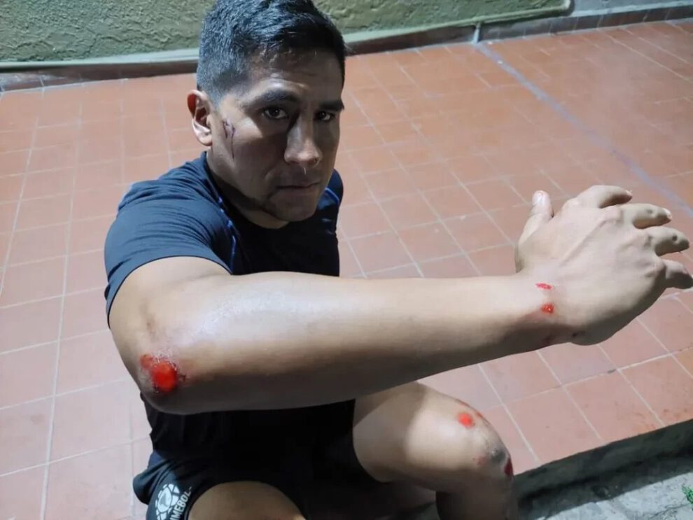 Agresión al árbitro William Medina en el estadio Tahuichi