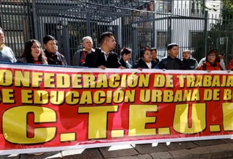 Magisterio Urbano marcha por aumento salarial