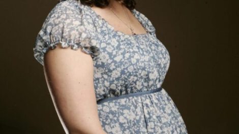 Embarazos tempranos y su impacto en la salud de mujeres