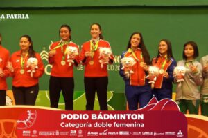Bádminton en Juegos Bolivarianos con la dupla orureña
