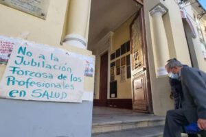 paro de médicos en Bolivia por ley de jubilación