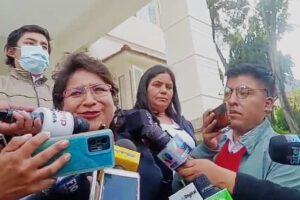 Destitución de Dina Chuquimia en el TSE