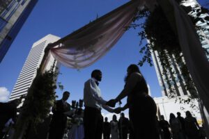 Aumento de matrimonios en EE.UU. tras la pandemia por Covid-19