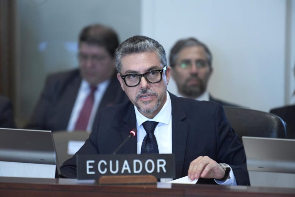 Gobierno de Ecuador se defiende ante la OEA por asalto a la Embajada mexicana