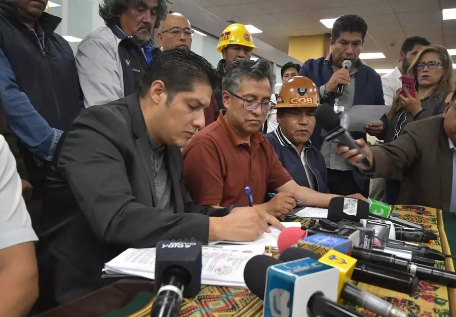 Cumbre del Agua en Bolivia tras acuerdo entre Gobierno y COB