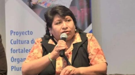 Conflicto en el TSE por la situación de Dina Chuquimia