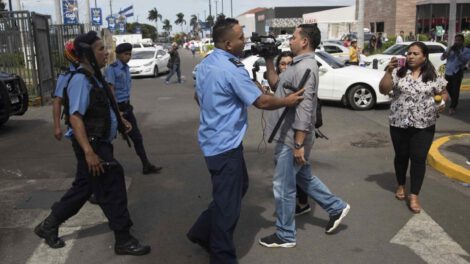 Periodistas nicaragüenses enfrentan represión y problemas financieros