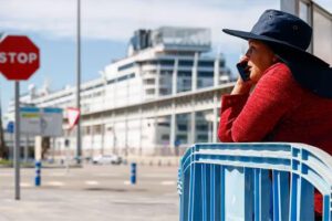 Visas falsas: 65 bolivianos regresan a Bolivia desde España