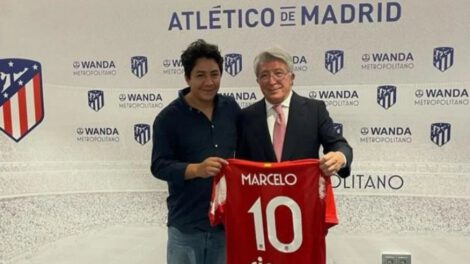Hijo del Presidente Arce en polémica por foto con presidente del Atlético de Madrid