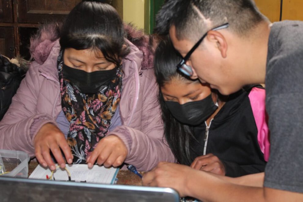 Escuelas de Capital Social de BancoSol brindan oportunidades educativas a jóvenes