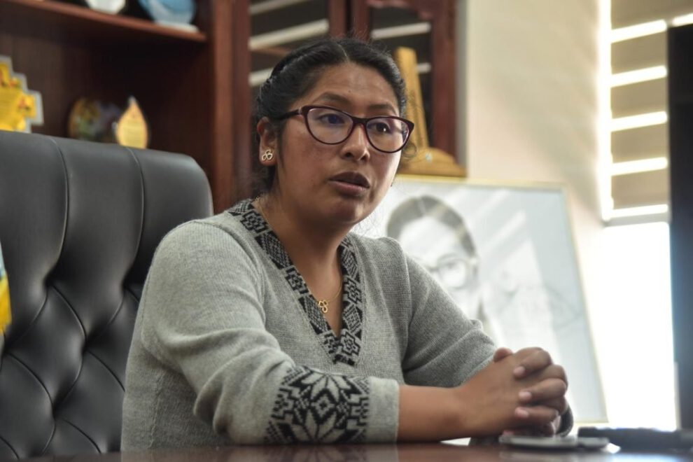 Eva Copa critica a Evo Morales por abandono de Bolivia