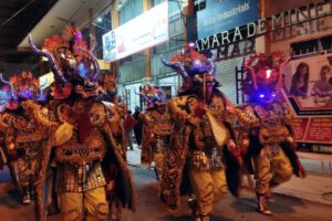 Diablada Urus celebra 64 años de cultura y devoción en el Carnaval de Oruro