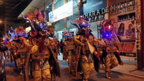 Diablada Urus celebra 64 años de cultura y devoción en el Carnaval de Oruro