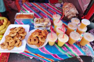 Feria Ecológica de Huari con manzanas y productos derivados
