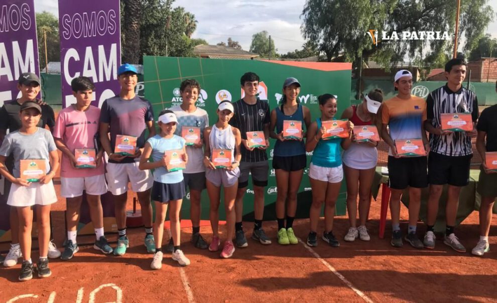 Tenistas bolivianos conquistan títulos en Cochabamba