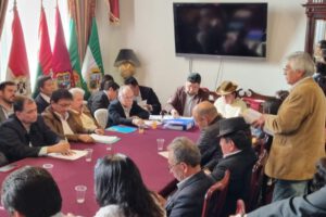 Reunión sobre el Proyecto de Ley Nº 035 entre médicos y diputados