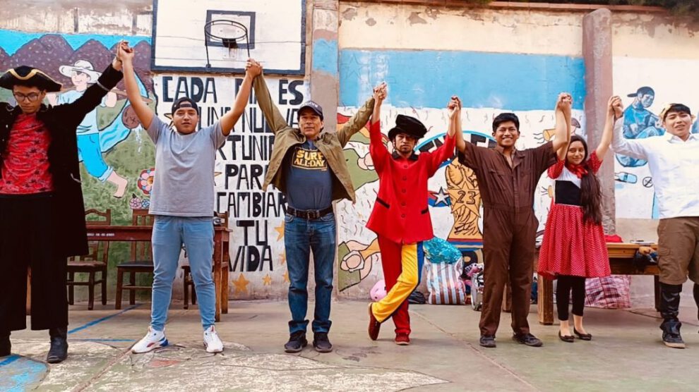 Festival de Teatro Oruro de Pie Siempre de Pie