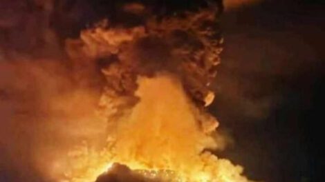 Actividad volcánica en Indonesia y evacuación de residentes