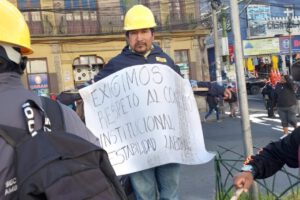 Trabajadores de la Alcaldía de La Paz exigen mejoras en sus condiciones laborales