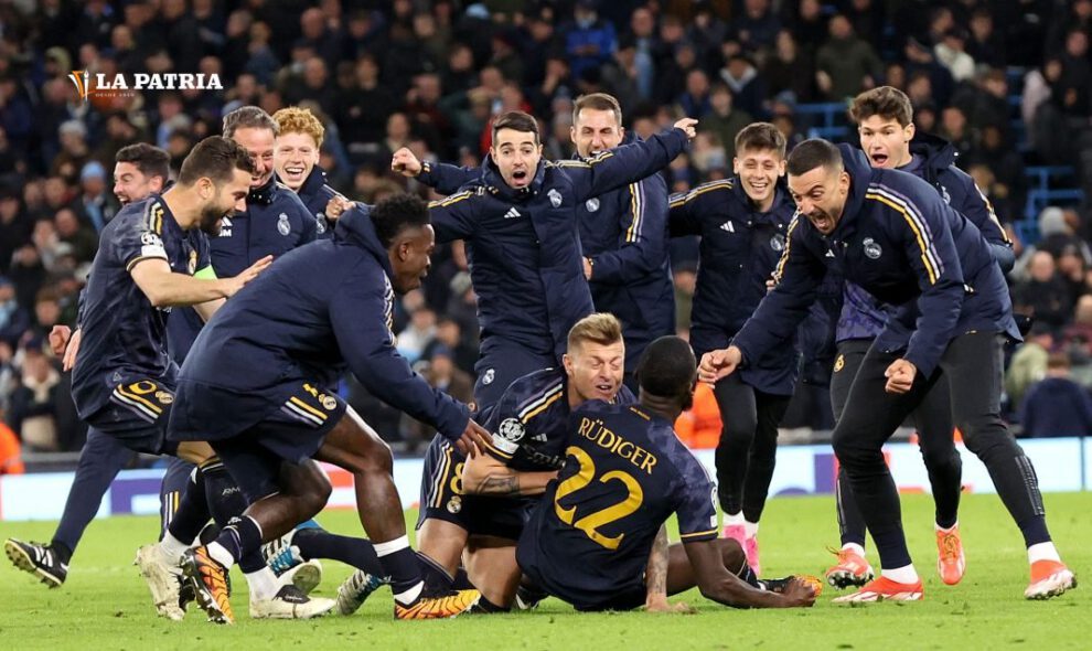 Celebran los jugadores del Real Madrid por la clasificación a semifinales en la Champions League