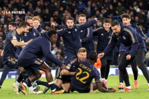 Celebran los jugadores del Real Madrid por la clasificación a semifinales en la Champions League