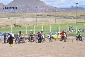 Motociclismo en Oruro: Velocidad y adrenalina en la prueba departamental clasificatoria