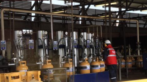 YPFB entrega garrafas de GLP para garantizar gas en Bolivia