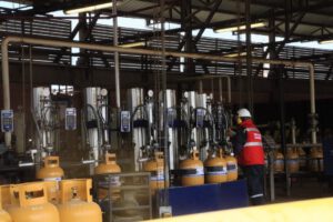 YPFB entrega garrafas de GLP para garantizar gas en Bolivia