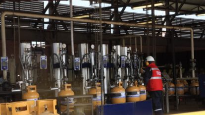 YPFB entrega garrafas de GLP para garantizar gas en Bolivia